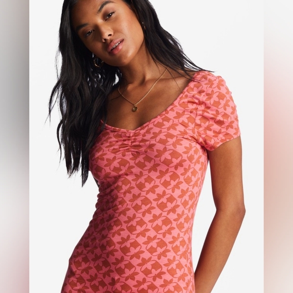 NWT Billabong Girl in the Sun Short Sleeve Bodycon Dress Women's Size Medium 10 - Picture 2 of 15